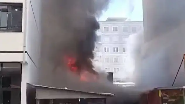 Manavdaki yangın herkesi sokağa döktü!