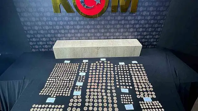 977 parça sahte altın ele geçirildi!