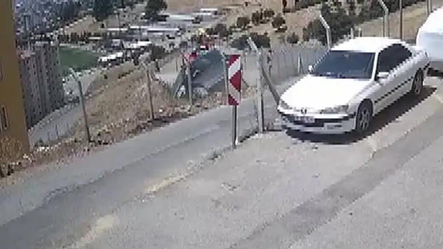 Trafik kazası güvenlik kamerasında