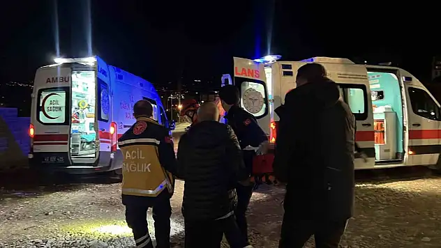 Otomobilin takla attı: 3 kişi...