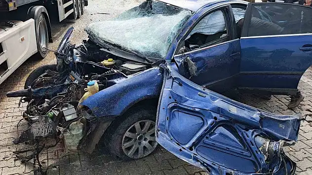 Kahramanmaraş'taki  trafik kazasında araç pert oldu...