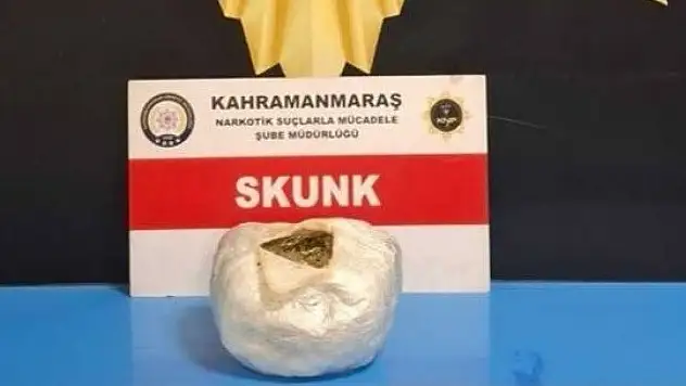 Skunk ve metanfetaminle yakalandılar