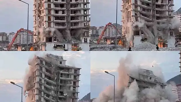 Kahramanmaraş'ta binanın çökme anı kameraya yansıdı