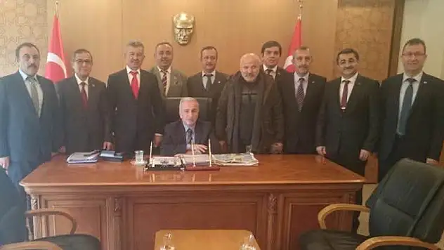 Kamu-Sen'den OHAL açıklaması: 'Kurunun yanında yaşta yanmasın'