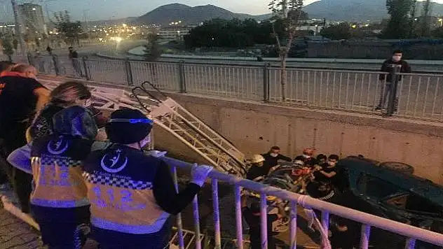 Kanala düşen otomobilde can pazarı