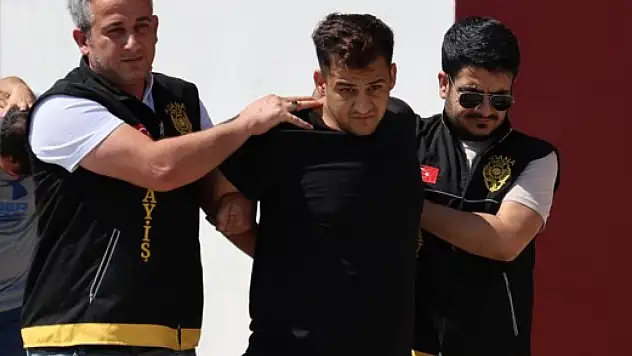 Kanlı olay: Uğruna cinayet işlenen ev kundaklandı!