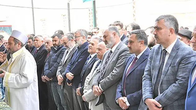 Kapusuz ağabeyi son yolculuğuna uğurlandı