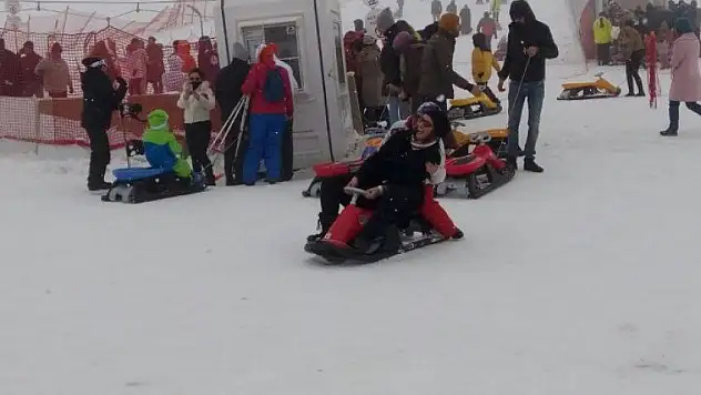 Erciyes'te, yağan kar sevindirdi