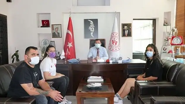 Karadayı ve Mercan Ali İhsan Kabakcı'yı ziyaret ettiler
