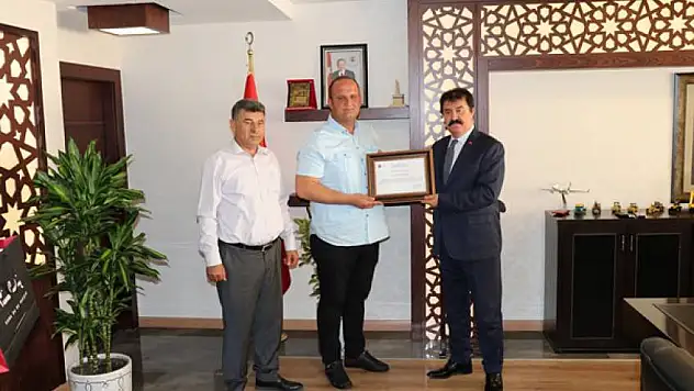 Karayolları çalışanı insanlık ölmemiş dedirtti!