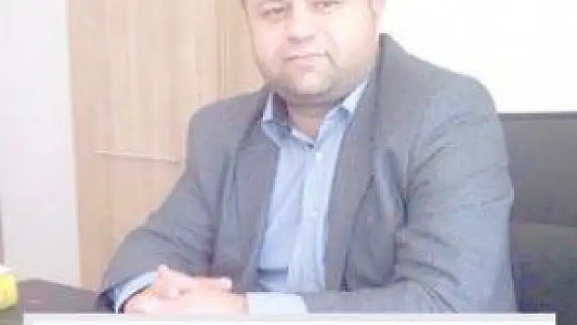  'KARDEŞLERİM OY VERİN, DUA EDİN HALAÇOĞLU'NU ANKETTE GEÇEYİM' 
