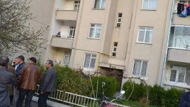 KARISINI 22 YERİNDEN BIÇAKLAYARAK ÖLDÜRDÜ