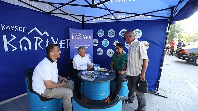 Kariyer Merkezi ile bir ayda yüzlerce kişi iş sahibi oldu