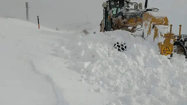 Karla mücadelede 461 mahalle yolu ulaşıma açıldı