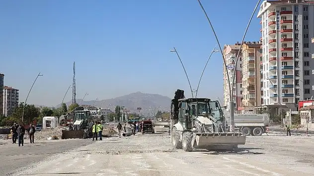 Katlı kavşaklarda hummalı çalışma