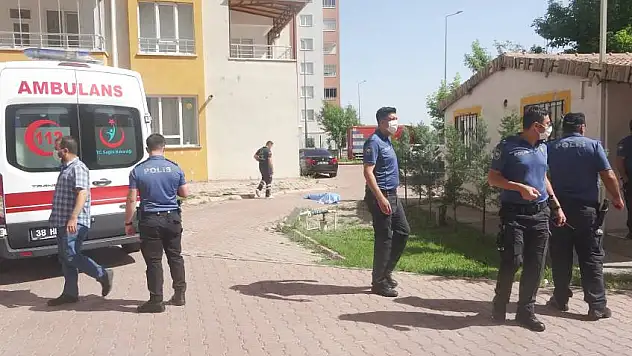 12. kattan düşen kadın hayatını kaybetti