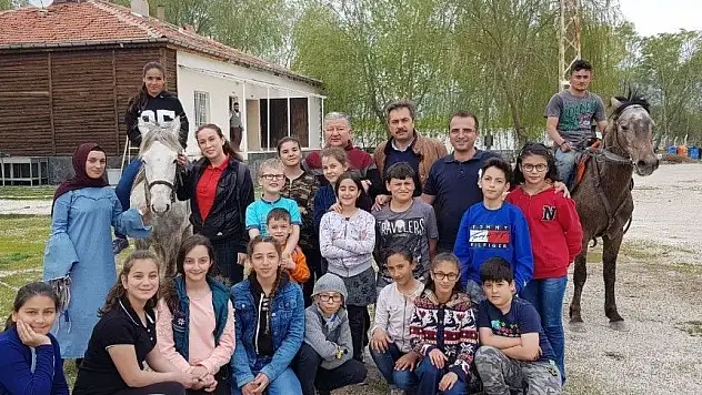 Kaymakam Duru Komediksiyon Tiyatro Ekibiyle Piknik Yaptı