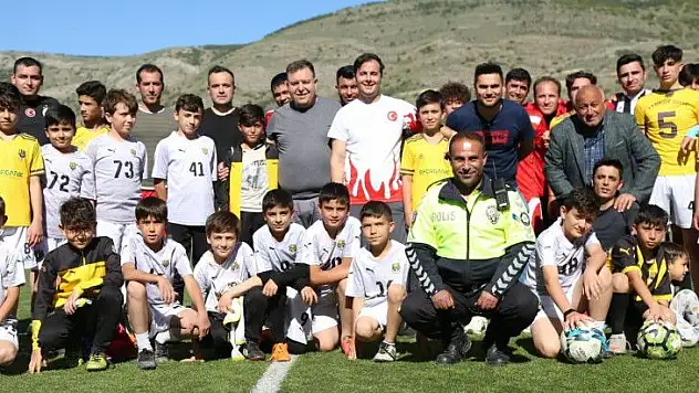 Kaymakam sahaya çıktı...