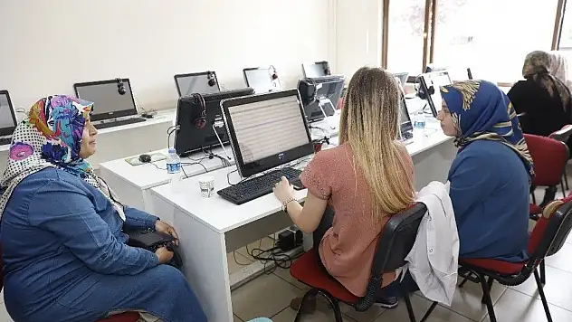 KAYMEK, üniversite adaylarına tercih hizmeti veriyor