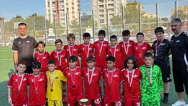 Kayseri altyapı futbolunda Spor A.Ş. takımlarından büyük başarılar geldi