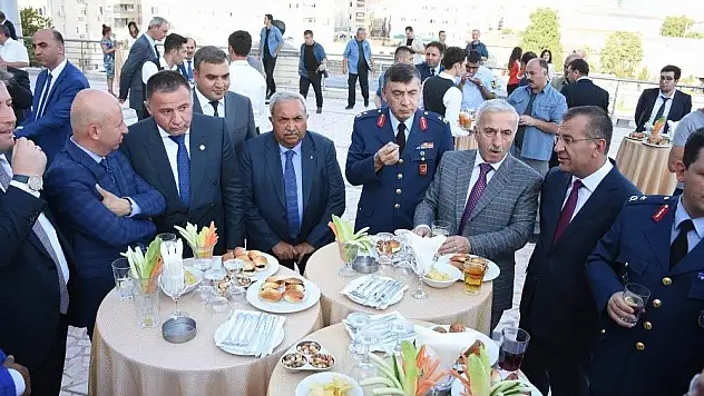 "Hukuku ve hukukun ilkelerini savunmak, suçu ve suçluyu savunmak değildir"