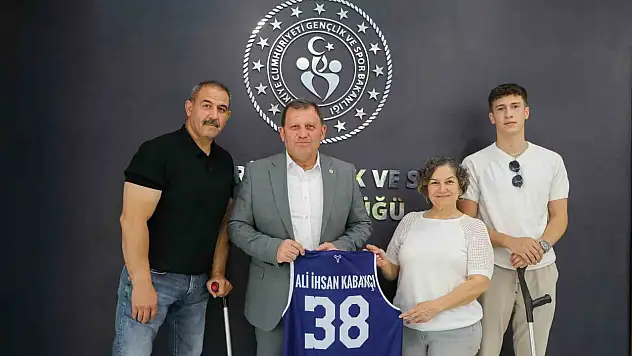 Kayseri Gençlik ve Spor İl Müdürü ödüllendirildi