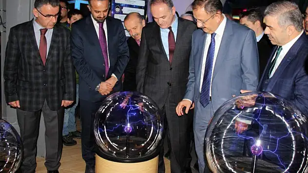&quotBilim ve teknolojiyi Türkiye'nin en önemli meselesi olarak görüyoruz&quot