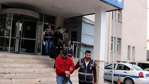 20 kişi yakalandı