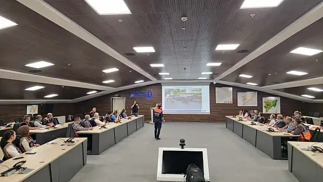 Kayseri'de 100 muhtara eğitim verildi!