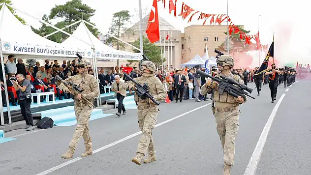 Kayseri'de 104. yıla özel görkemli kutlama!