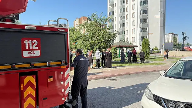 Kayseri'de 12 katlı binada yangın alarmı! Yaşlı çift tahliye edildi
