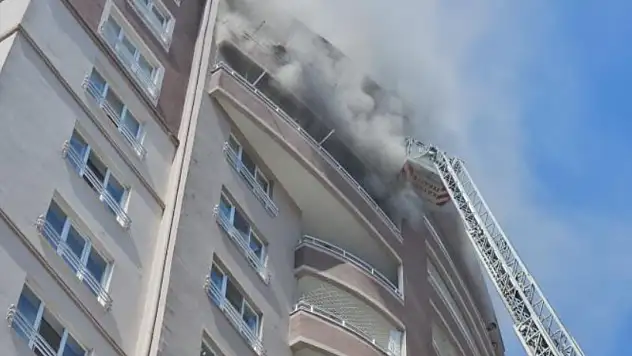 Kayseri'de 14 katlı apartmanda yangın!