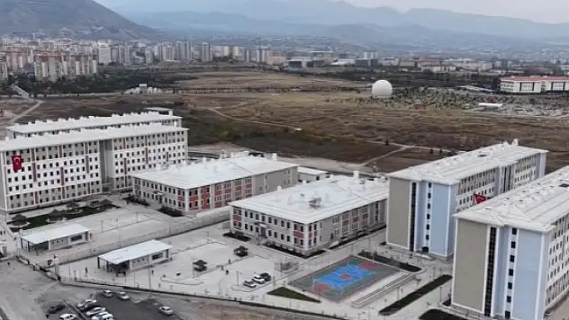 Kayseri'de 3 bin öğrenciye kapılarını açtı!