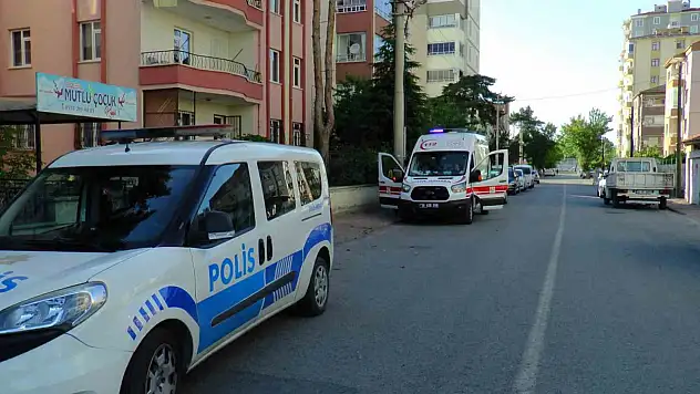 Evinde ölü bulundu