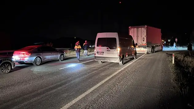 Kayseri'de 3 kişinin öldüğü kaza yerinden görüntüler
