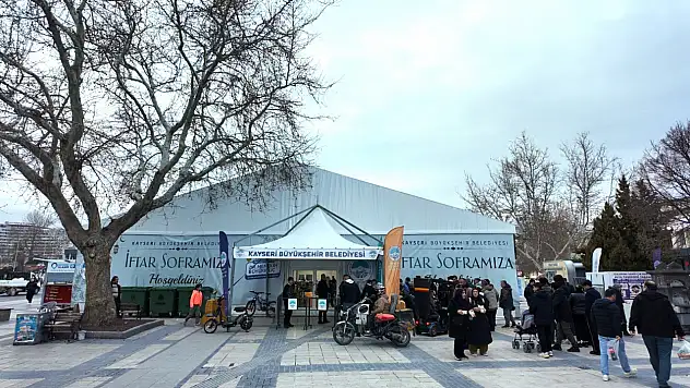 Kayseri'de 30 bin kişi iftar sofrasında buluştu!