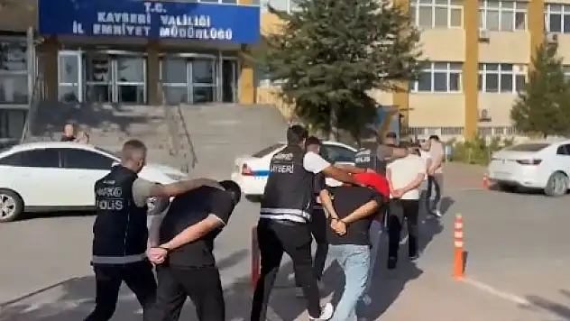 Kayseri'de 30 eve baskın düzenlendi