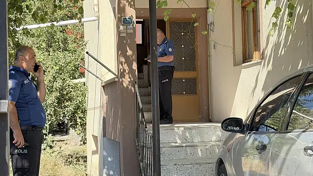 Kayseri'de 30 yaşındaki genç göğsünden bıçaklandı!