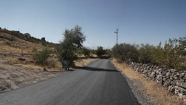 Kayseri'de 4 bin ton asfaltla yollar yenileniyor