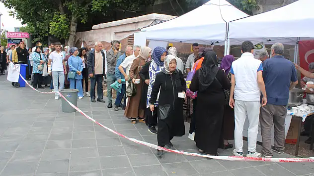 Kayseri'de 442 yıllık vakıf 6 bin kişiye bakın ne dağıttı!