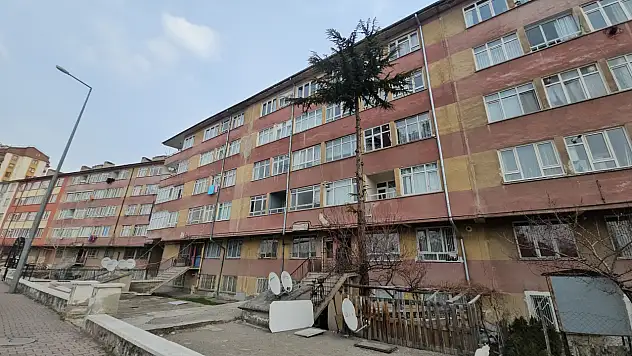 Kayseri'de 5. kattan düştü