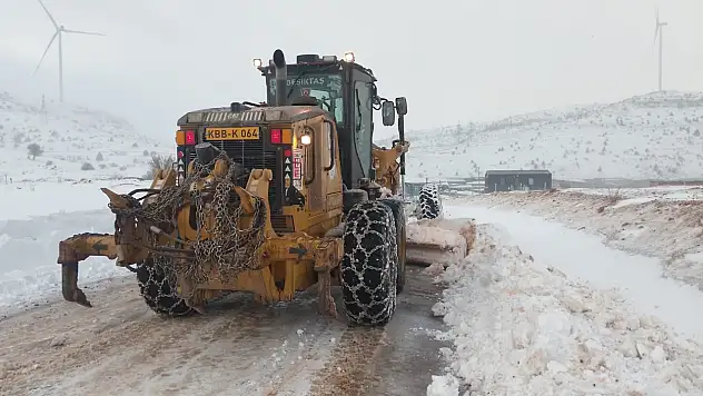 Kayseri'de 54 mahallenin yolu açıldı!