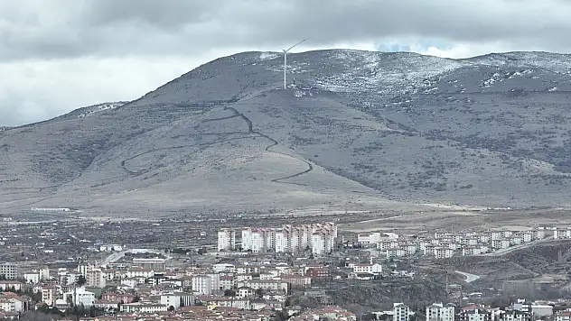 Kayseri'de 65 kat yüksekliğindeki türbin dönmeye başladı