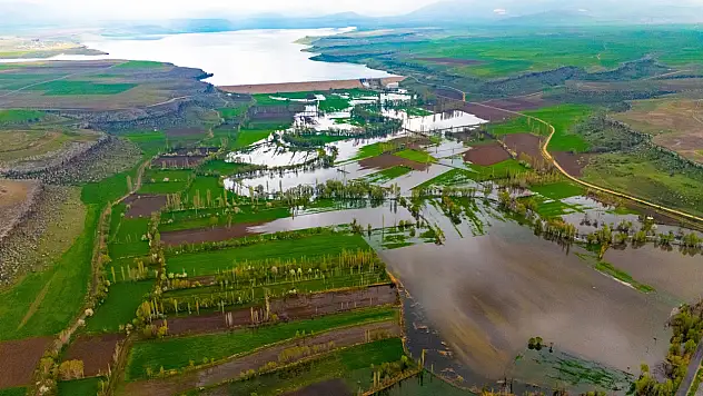 Kayseri'de 'Acil kodu' ile uyarı yapıldı! İki mahallede araziler sular altında kaldı