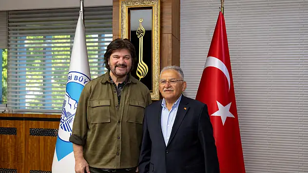 Kayseri'de Ahmet Şafak rüzgârı: Önce ziyaret, sonra konser