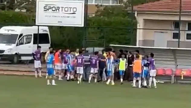 Develi'de futbolda şiddet: Hakemler sahadan çekildi