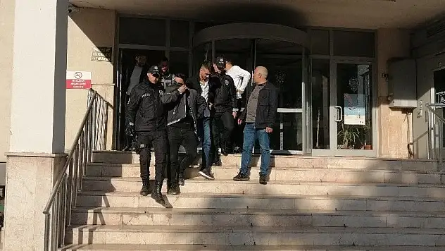 Kayseri'de aranan şahıslara şafak operasyonu
