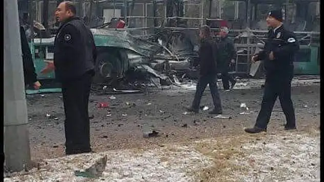 Kayseri'de askerleri taşıyan halk otobüsünün geçişi sırasında patlama