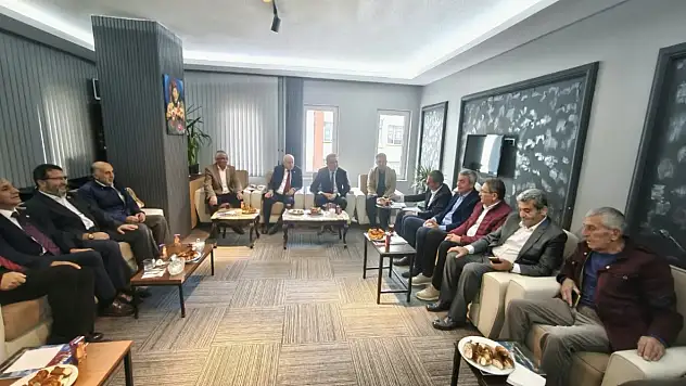Kayseri'de astsubayların sorunlarını dinlediler