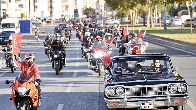 Kayseri'de 'Ay Yıldız Turu'